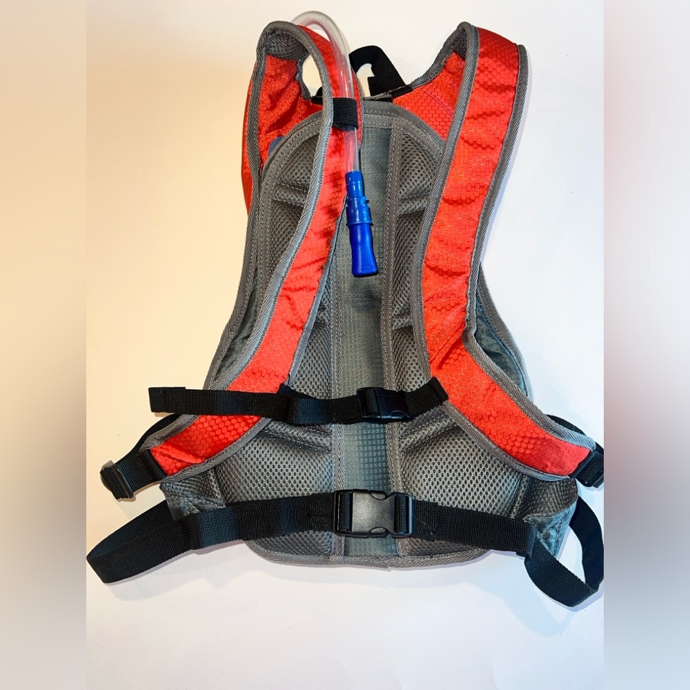 Quest Hydration Pack Backpack 2‎ Liter Orange Hiking Bag Water Bladder - Picture 3 of 6